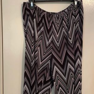 Patterned black pants